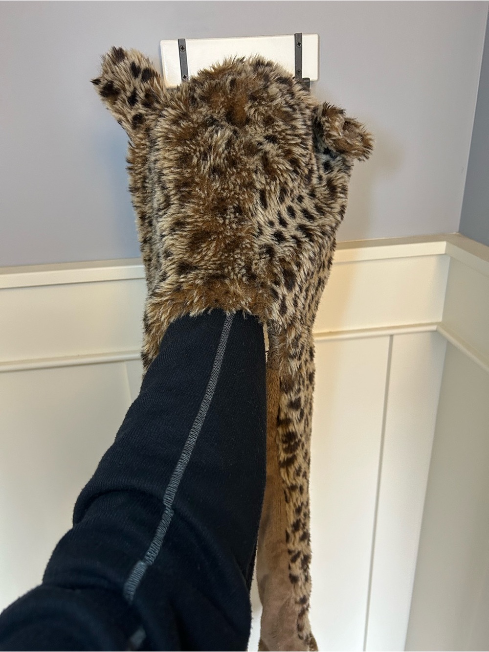 Vintage Aldo sherpa fleece lined leopard fur hat accessory - Picture 7 of 10